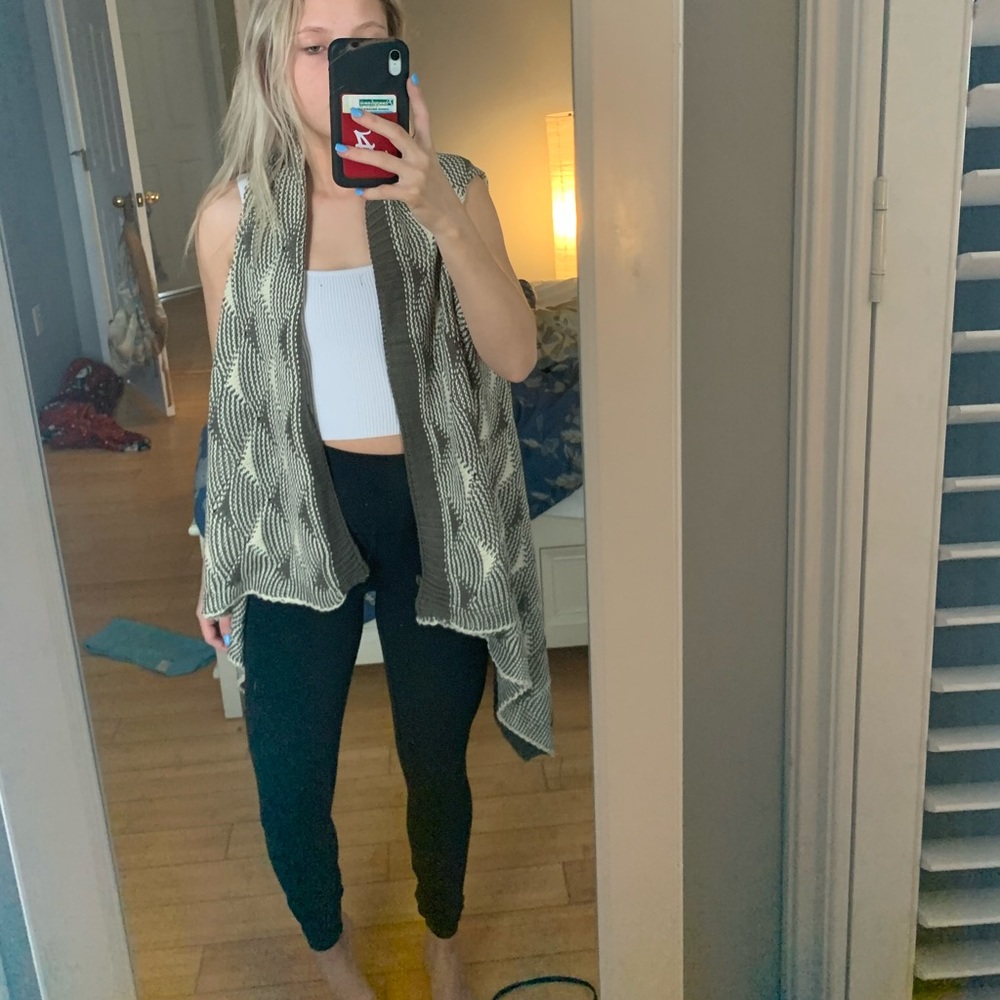 Grey and white knitted cardigan